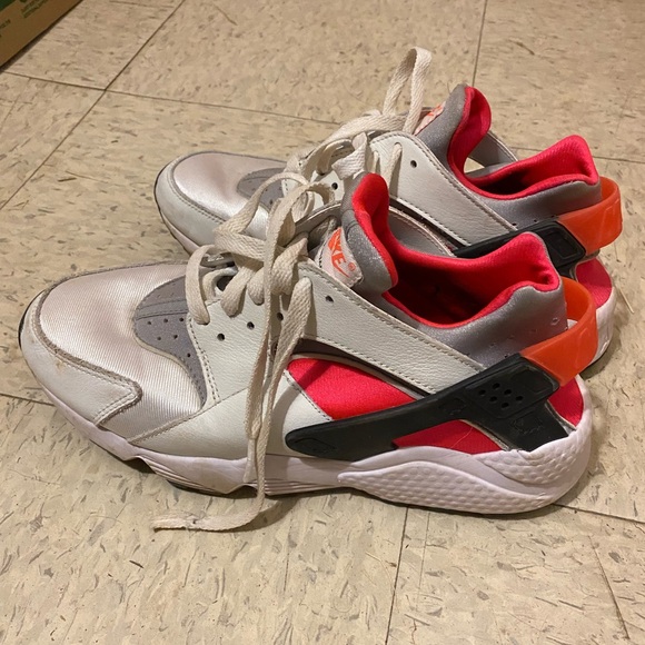 Brand new Mens 8.5 Nike Air Huaraches - Picture 4 of 7